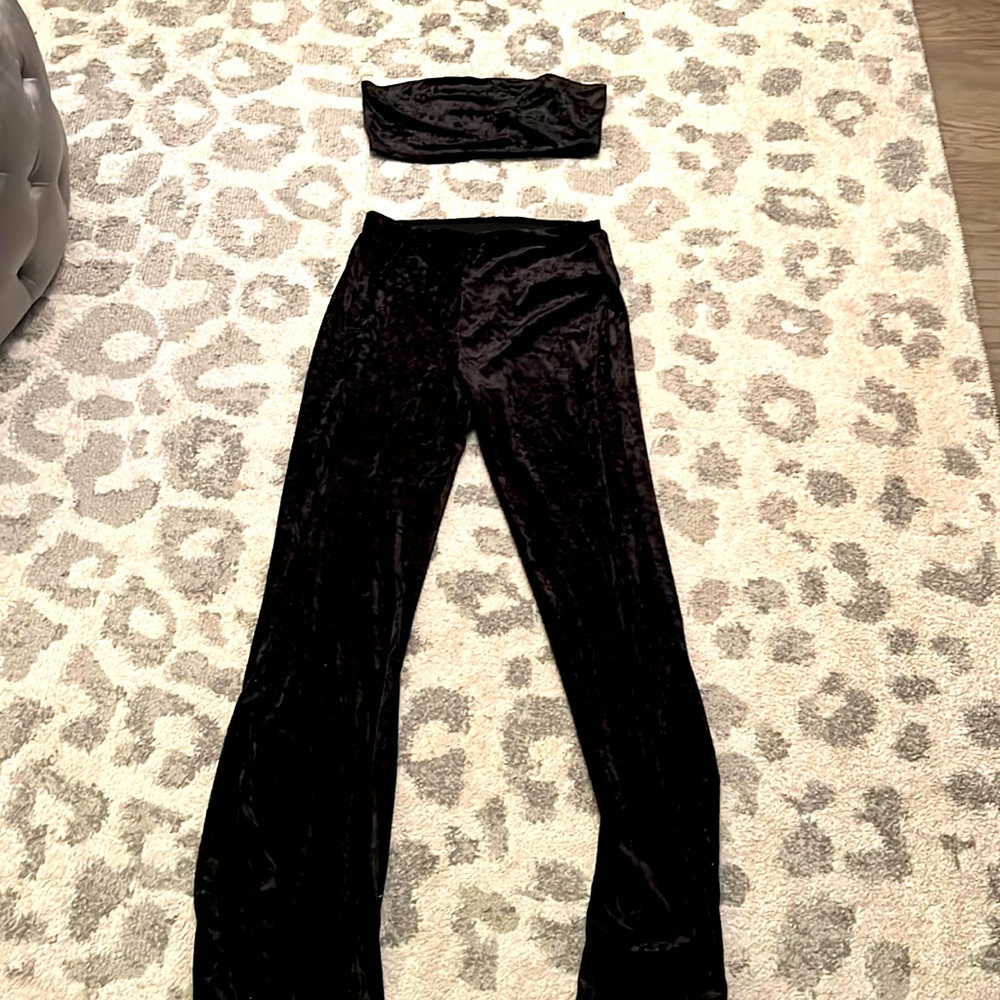NEVER WORN! Velvet matching set with flare pants and tube top